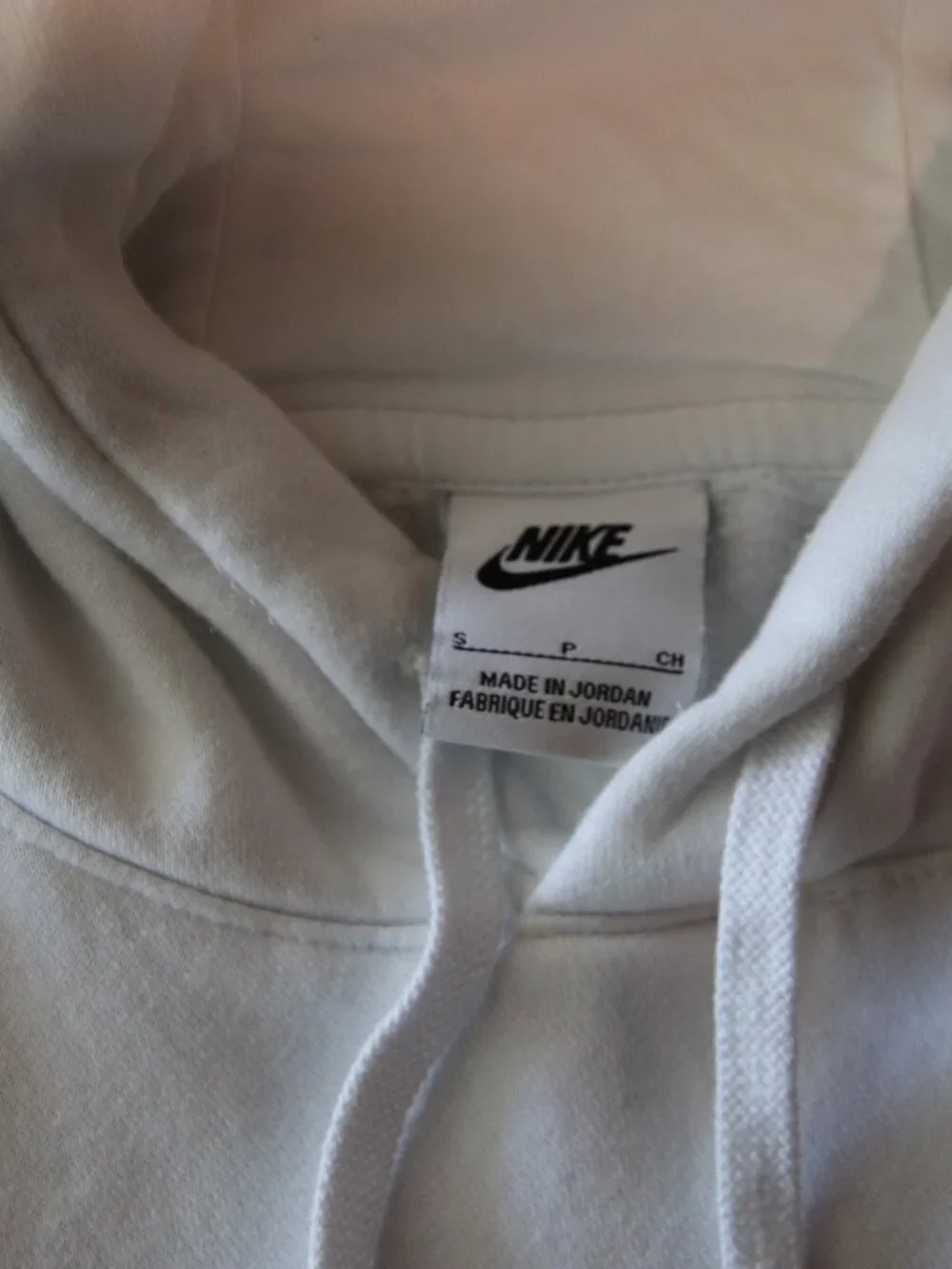 Nike women's white sweatshirt